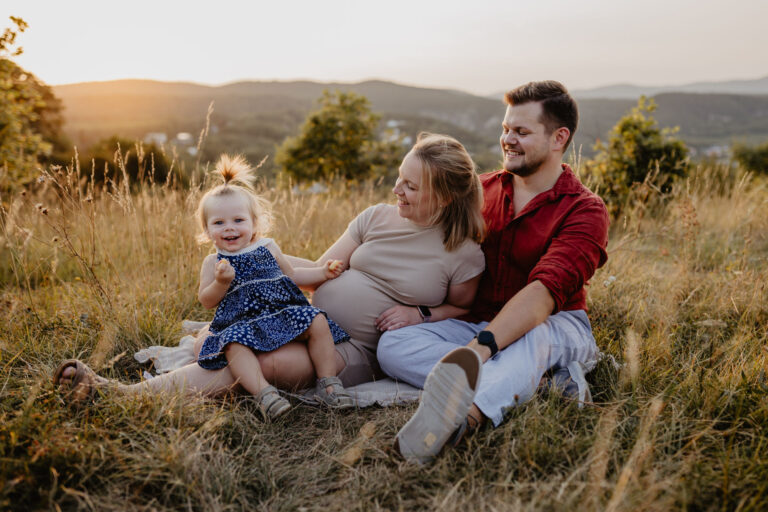 Babybauch- Familienshooting in Mödling – Sarah, Thomas, L. und Babyboy